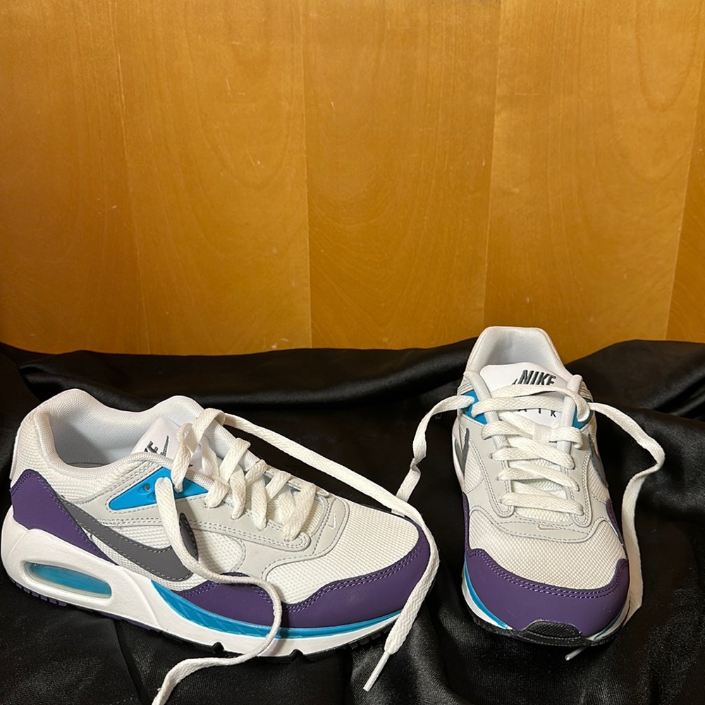 Like New Nike Athletic Shoes